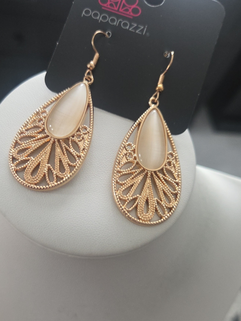 Paparazzi Glowing Tranquality Gold Earrings NWT